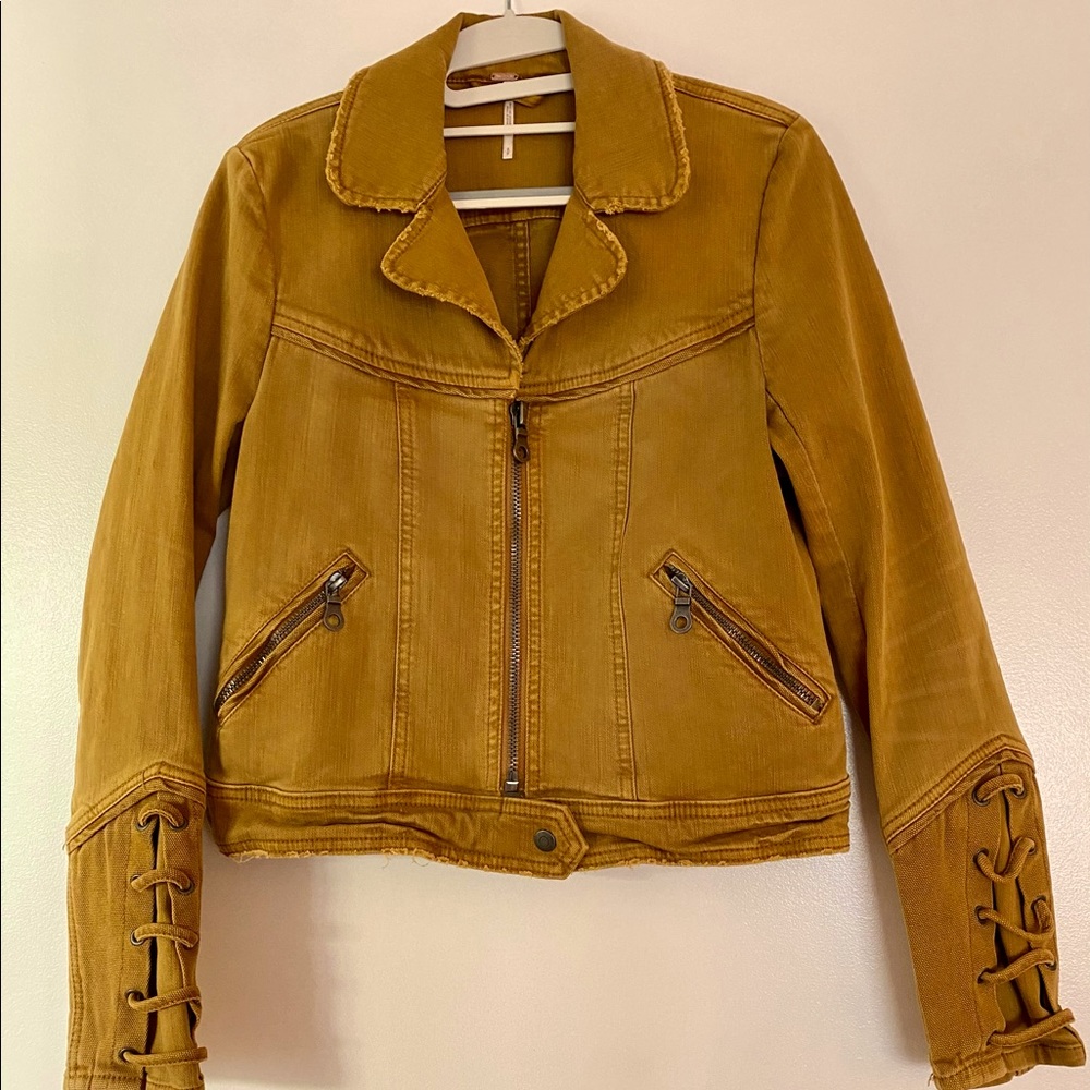FREE PEOPLE “SHRUNKEN” HONEY DENIM JACKET